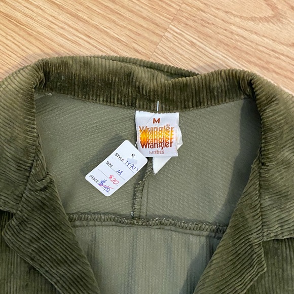 ‼️SOLD‼️ Vintage green corduroy Wrangler jacket - Picture 2 of 3